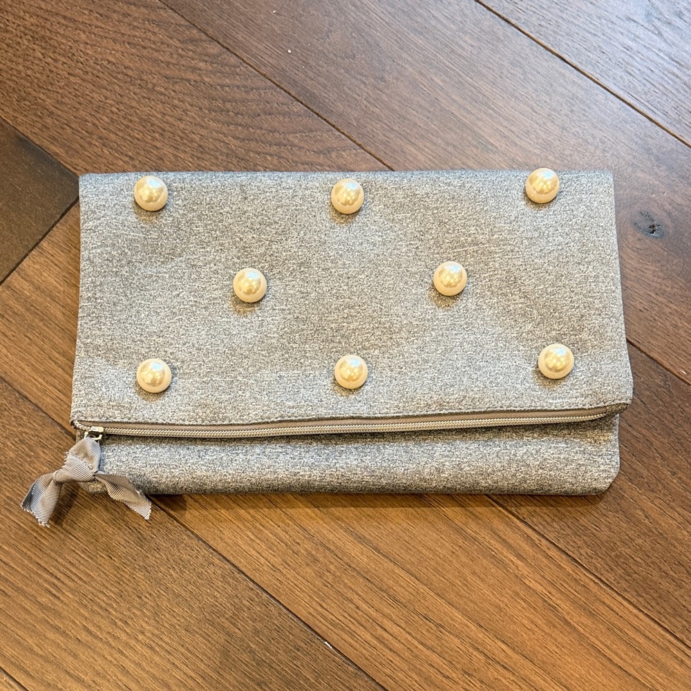 Stella & Dot Madison Gray and Pearl Envelope Clutch C15-004